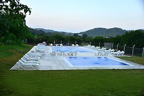 Dream Town Hotel & Restaurant