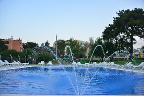 Dream Town Hotel & Restaurant