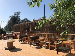 Dream Town Hotel & Restaurant