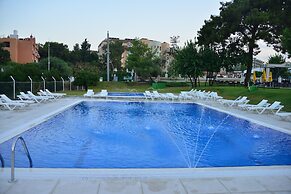 Dream Town Hotel & Restaurant