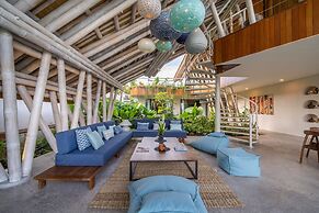Stunning Architecture 5BR Bamboo With Tropical Pool Villa in Umalas