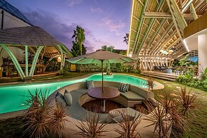 Stunning Architecture 5BR Bamboo With Tropical Pool Villa in Umalas