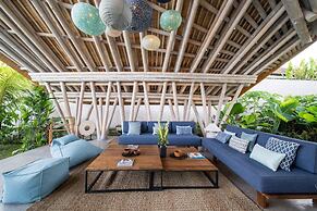 Stunning Architecture 5BR Bamboo With Tropical Pool Villa in Umalas