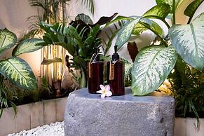 Stunning Architecture 5BR Bamboo With Tropical Pool Villa in Umalas