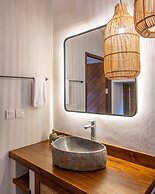 Stunning Architecture 5BR Bamboo With Tropical Pool Villa in Umalas