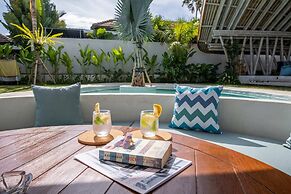 Stunning Architecture 5BR Bamboo With Tropical Pool Villa in Umalas