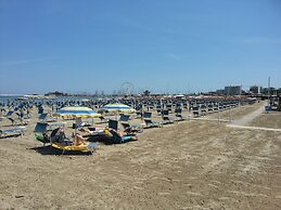 Appartamento sulla spiaggia con balcone