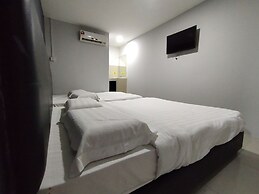 OYO 90478 Marina World