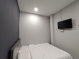 OYO 90478 Marina World