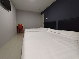 OYO 90478 Marina World