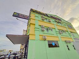 OYO 90478 Marina World