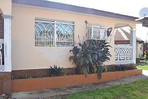 Fully Aircondition 3bed Villa- A/c- Wifi- Hotwater