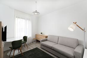 Elisabeth Downtown Apartments by UrbanRent