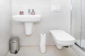 Elisabeth Downtown Apartments by UrbanRent