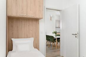 Elisabeth Downtown Apartments by UrbanRent