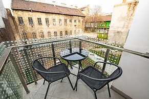 Elisabeth Downtown Apartments by UrbanRent