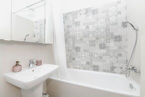 Elisabeth Downtown Apartments by UrbanRent