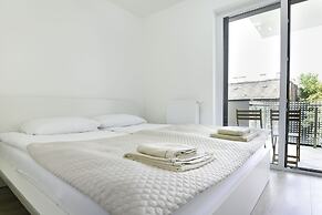 Elisabeth Downtown Apartments by UrbanRent