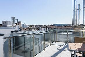 Elisabeth Downtown Apartments by UrbanRent