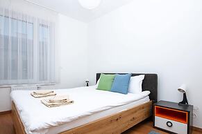 Elisabeth Downtown Apartments by UrbanRent