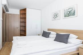 Elisabeth Downtown Apartments by UrbanRent