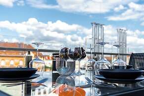 Elisabeth Downtown Apartments by UrbanRent