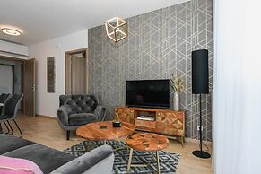 Elisabeth Downtown Apartments by UrbanRent