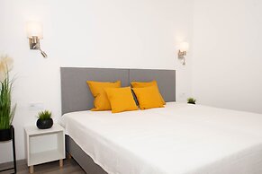 Elisabeth Downtown Apartments by UrbanRent