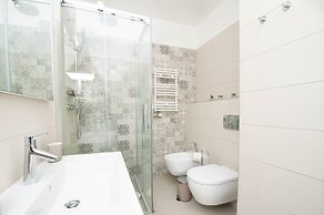 Elisabeth Downtown Apartments by UrbanRent