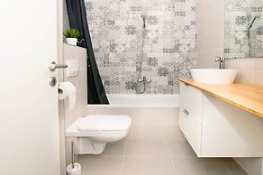 Elisabeth Downtown Apartments by UrbanRent