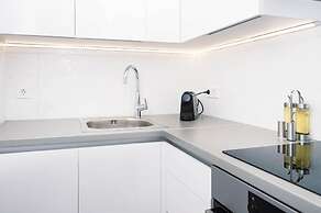 Elisabeth Downtown Apartments by UrbanRent