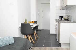 Elisabeth Downtown Apartments by UrbanRent