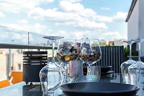 Elisabeth Downtown Apartments by UrbanRent