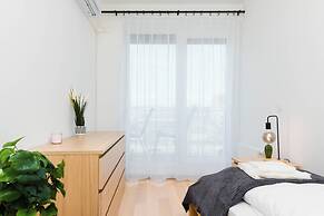 Elisabeth Downtown Apartments by UrbanRent