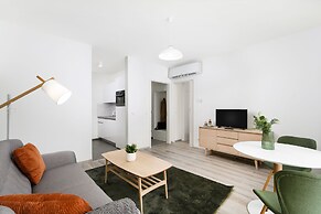 Elisabeth Downtown Apartments by UrbanRent