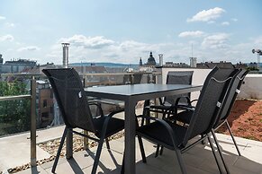 Elisabeth Downtown Apartments by UrbanRent