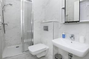 Elisabeth Downtown Apartments by UrbanRent