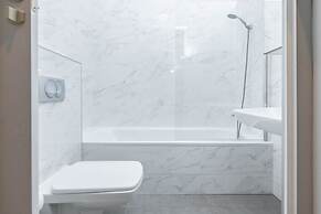 Elisabeth Downtown Apartments by UrbanRent