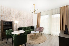 Elisabeth Downtown Apartments by UrbanRent