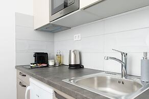 Elisabeth Downtown Apartments by UrbanRent