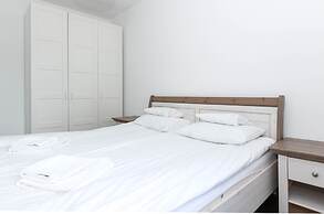 Elisabeth Downtown Apartments by UrbanRent