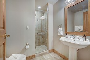 Luxurious 1 Br In River Run Village With Ski In Ski Out, Kids Ski Free