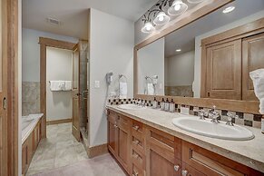 Luxurious 1 Br In River Run Village With Ski In Ski Out, Kids Ski Free