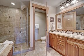 Luxury 3 Br In River Run Village Featuring Ski In, Ski Out! No Cleanin