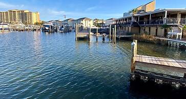 Seascape 4231 2 Bedroom Condo by RedAwning