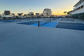 Seascape 4231 2 Bedroom Condo by RedAwning