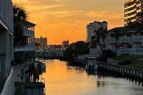 Seascape 4231 2 Bedroom Condo by RedAwning