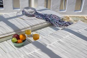 The Veranda of Gavrion - Deluxe Cycladic House