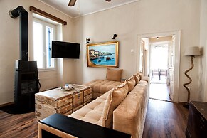 The Veranda of Gavrion - Deluxe Cycladic House