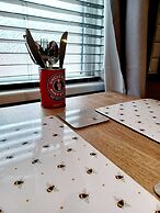 Contemporary 1 bed Studio for Comfy Stay in Wigan